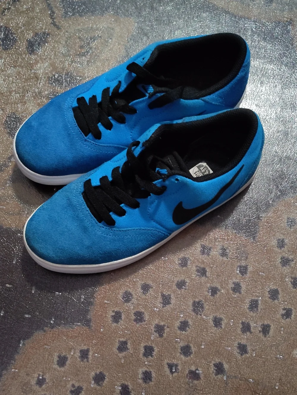 Nike Sb  Bright Blue Low-Top Sneakers with Black Swoosh4.5 $60